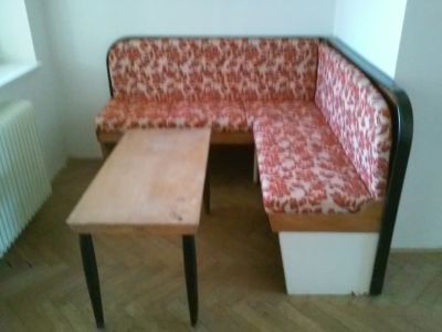 Kuchyňská rohová sedačka + stolek