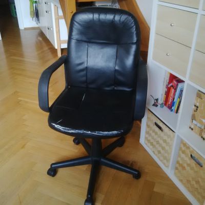 Kancelářské křeslo k PC