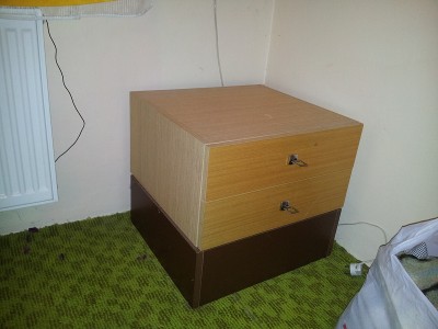 Šuplíky + věšáková stěna