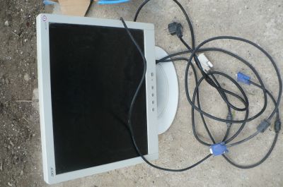 Daruji monitor Acer funkční včetně kabelů