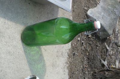 Pěkná flaša s keramickým zavíráním