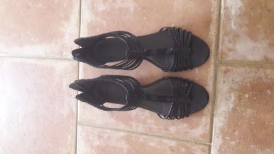 Cerne sandalky