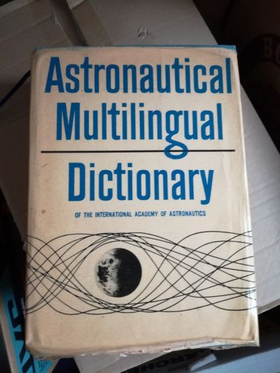 7-jazyčný austronautický slovník