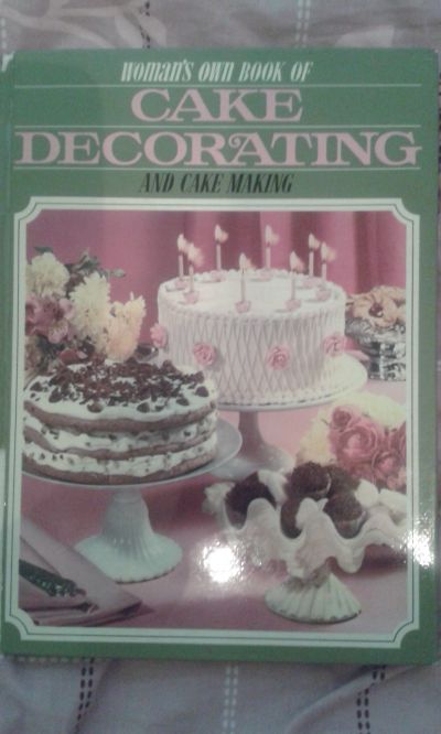 Cake decorating and cake making