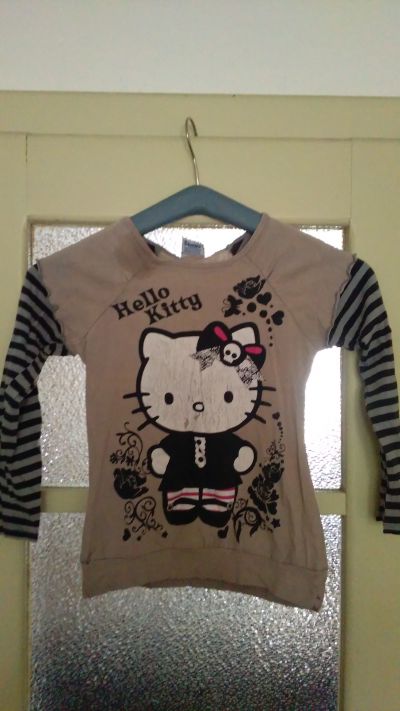 Hnědé triko Hello Kitty