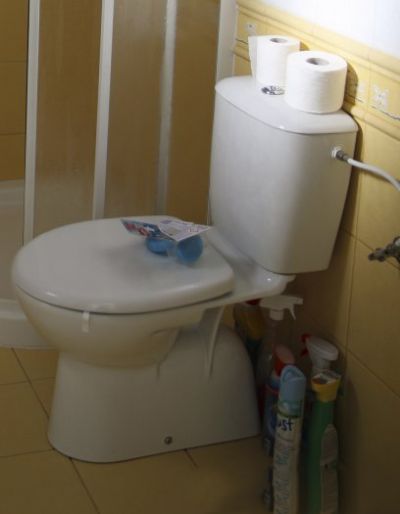 Použité samostojné wc s mělkým splachováním