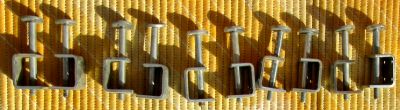 10ks vyrovnávací kovové nožky na sektorový nábytek