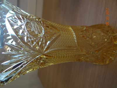 Váza z broušeného skla - lepená
