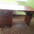 zamluveno: psací stůl z masivu