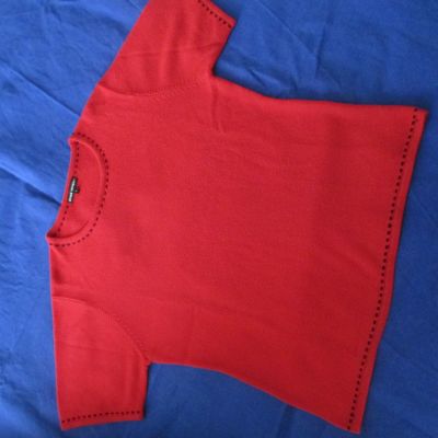 Červený pulover