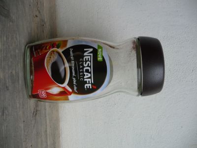 cca 20 sklenic od kávy Nescafé