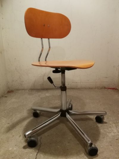 Kancelářská židle dřevěná