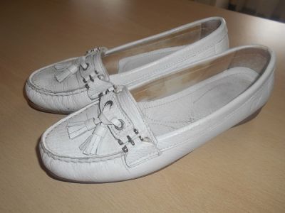 Bílé boty
