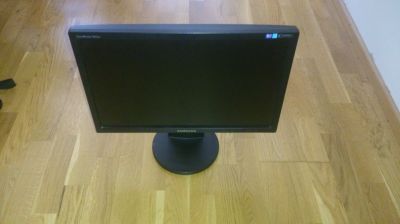 LCD monitor Samsung 943BW