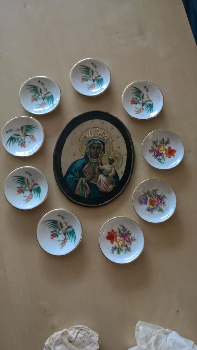 Mini porcelánové talířky a svatý obrázek