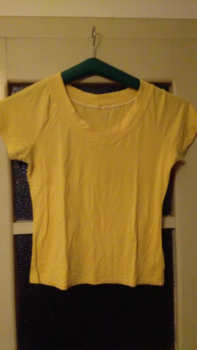 Žluté tričko (vel 38)