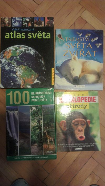 Atlas světa a 3 knihy o přírodě
