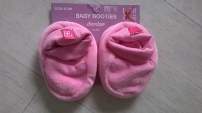 nové botičky pro novorozenou holčičku