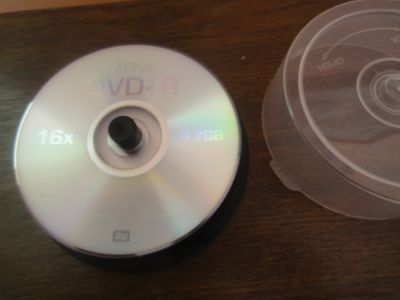 DVD, CD,svíčky