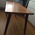 Lakovaný stolek