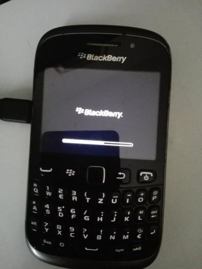 BlackBerry Curve 9320