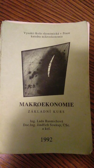 kniha Makroekonomie