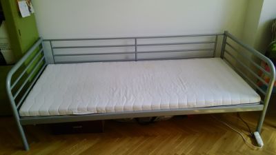 Jednolôžková postel IKEA + vysouvací část 