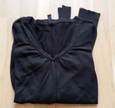 Dámský černý svetr