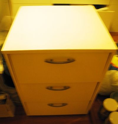 Skříňka bílá - 3 šuplíky