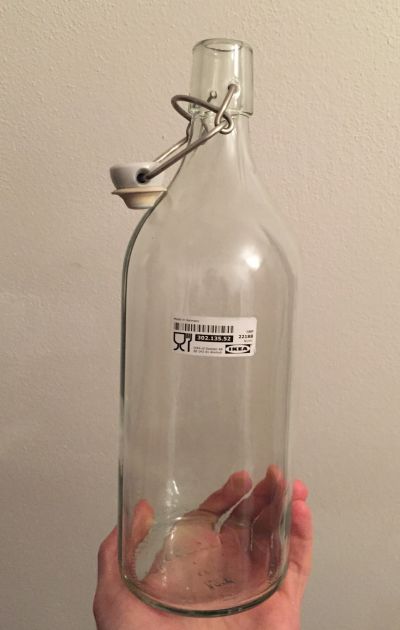 Skleněná uzavíratelná láhev IKEA