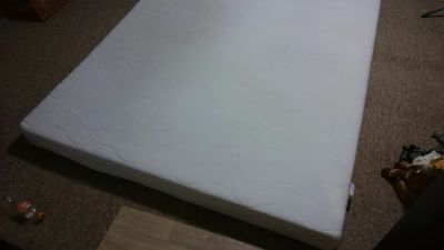 Matrace na postel vcelku