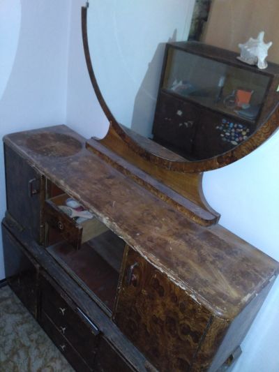 Daruji Art Deco kosmetický stolek