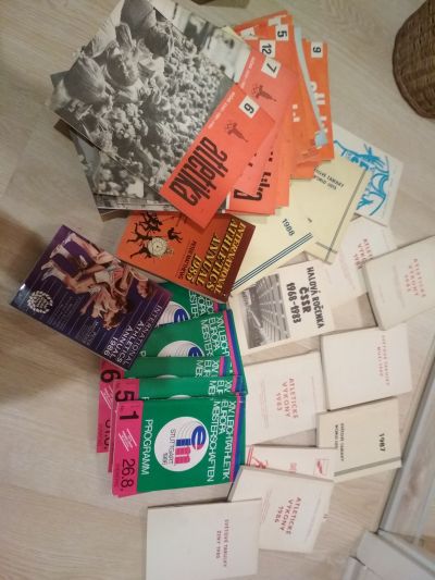 sbirka casopisu a knih o atletice roky 80-88