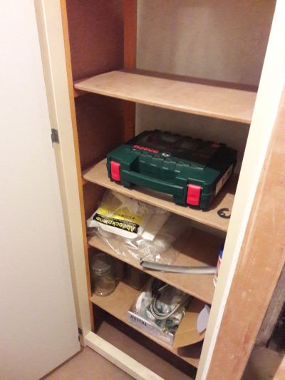 Vestavěná skříň