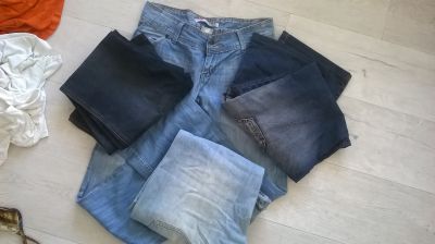 set dámských džínů velikost S