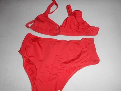 Dvoudílné červené plavky - retro