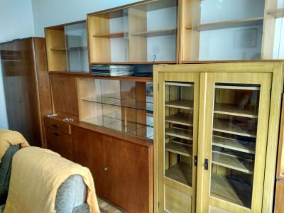 Starší obývaková stěna, skříň, peřiňák