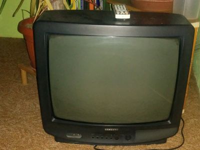 starší televizor