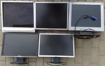 LCD monitor 5x NEFUNKČNÍ