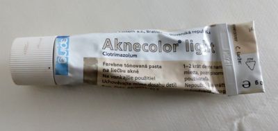 Aknecolor light