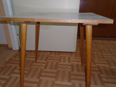 Malý stolek