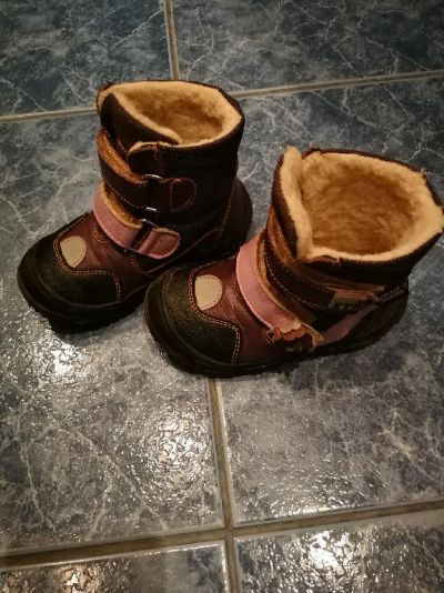 detské zimné topánky veľkosti 21 v peknom stave