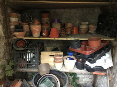 Květináče a plata na sázení 