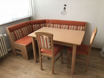 Kuchyňský stůl, lavice, židle