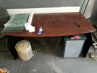 stůl hiena kancelářský