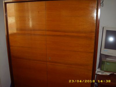 Šatní skříň ze 60-70 let